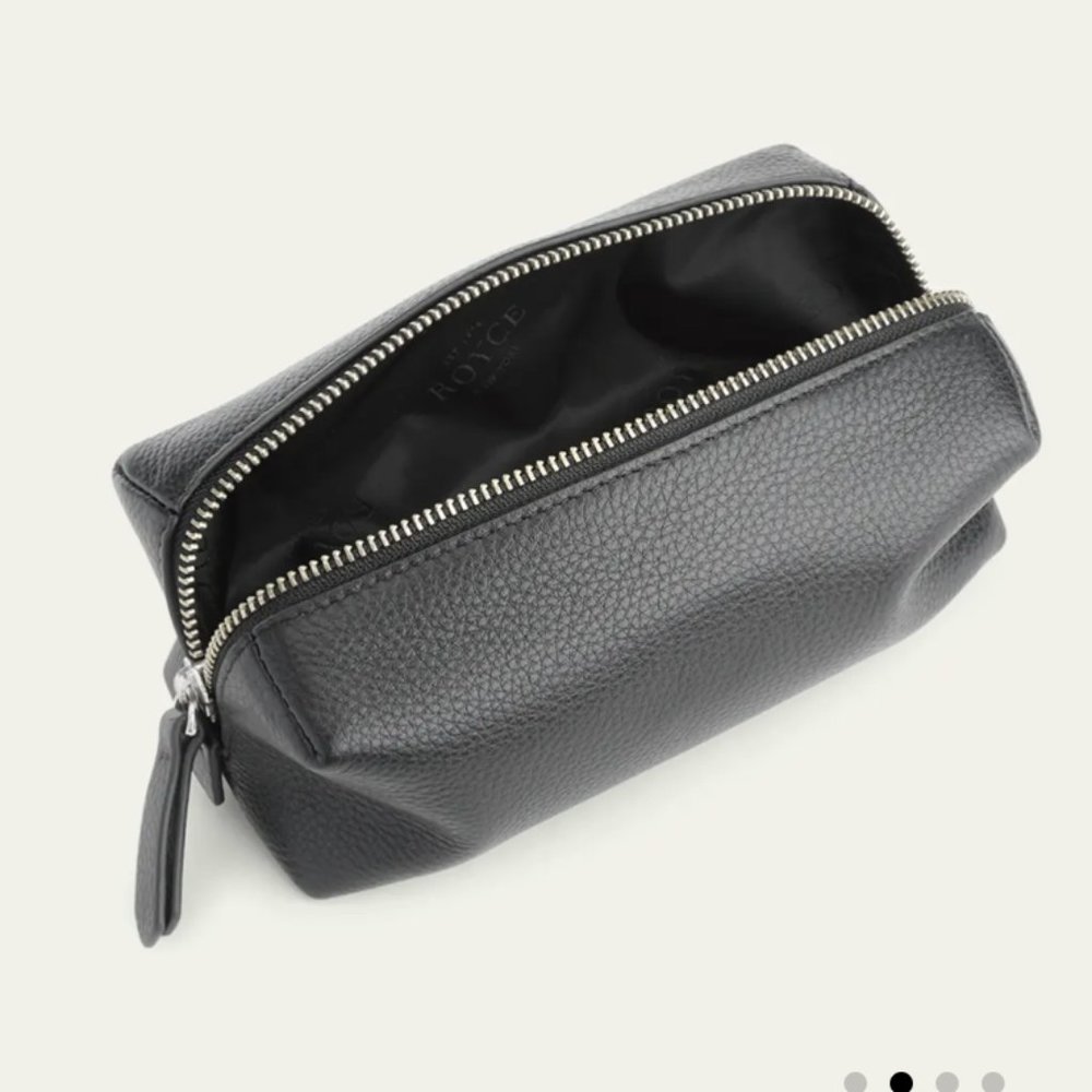 Authentic ROYCE NEW YORK Minimalist Utility Bag (retail $100) Navy Blue - Picture 2 of 2